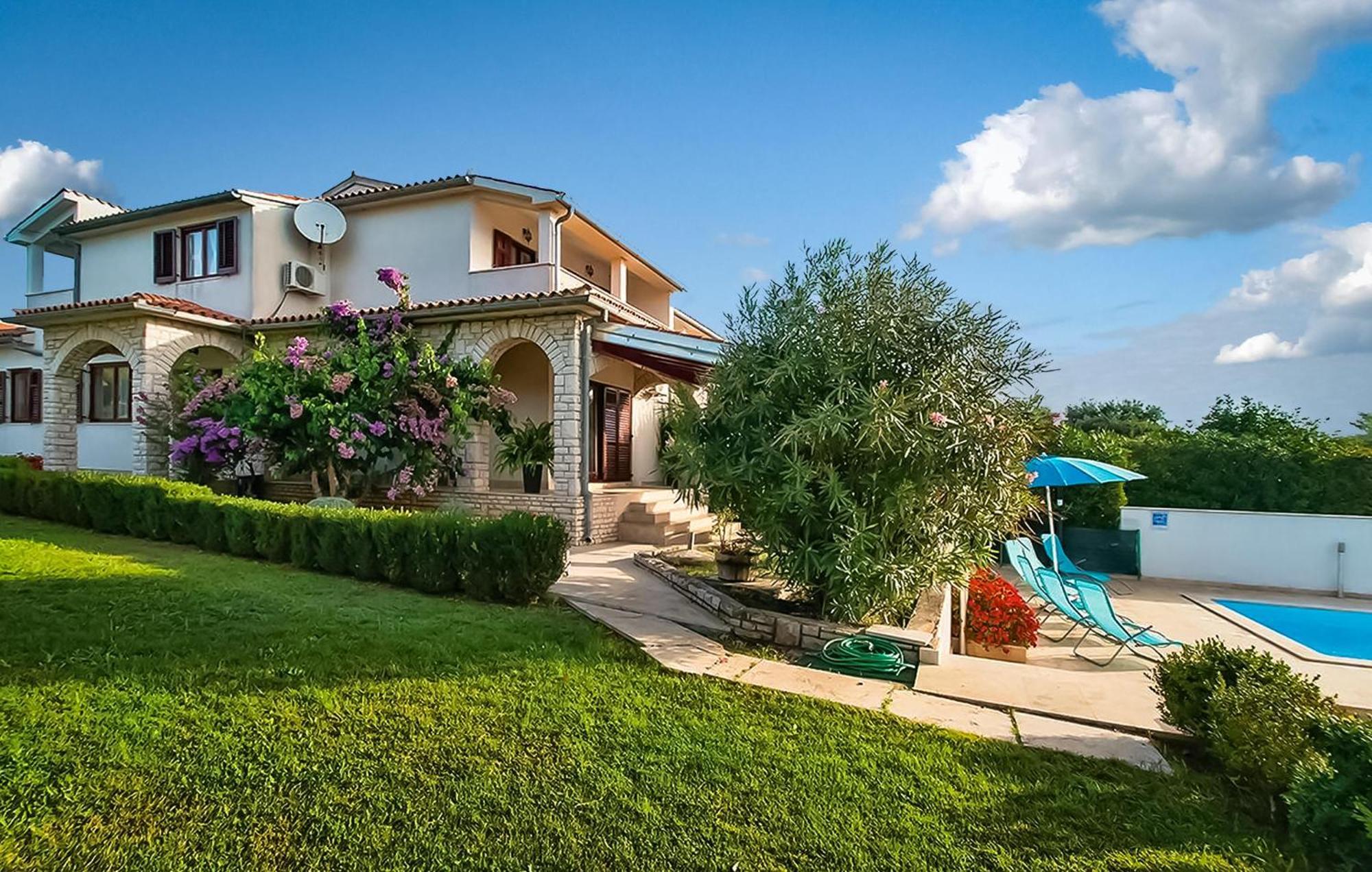 Amazing Home In Pula With House Sea View
